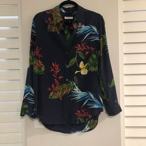 Never worn. Equipment silk shirt size XS